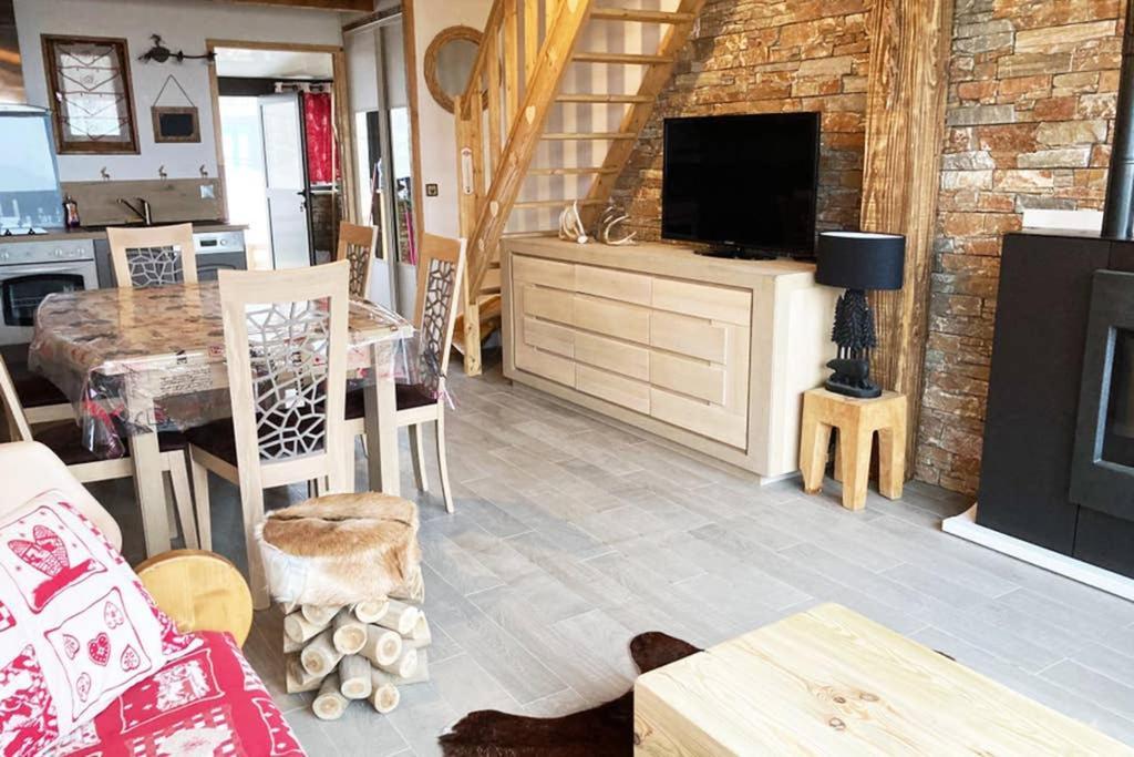 Chalet Cosy Renove Avec Vue Sur Le Lac Les Angles  Exteriör bild