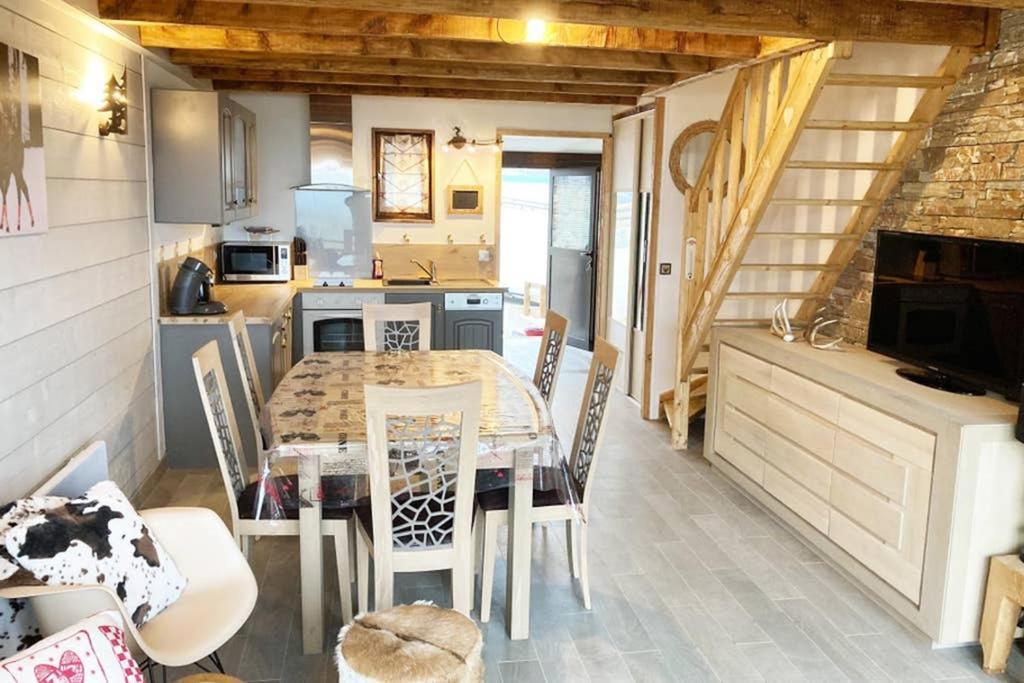 Chalet Cosy Renove Avec Vue Sur Le Lac Les Angles  Exteriör bild