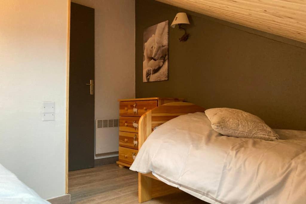 Chalet Cosy Renove Avec Vue Sur Le Lac Les Angles  Exteriör bild
